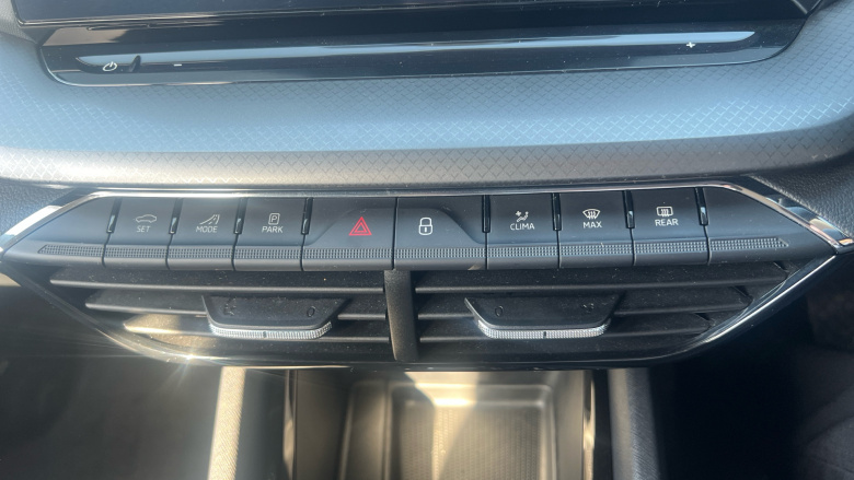 Skoda Octavia 1.4 TSI iV SE Technology DSG 5dr Hatchback